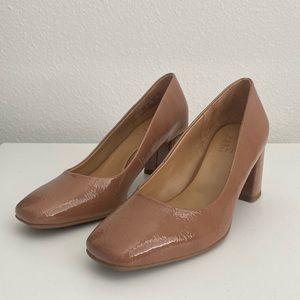 Naturalizer tan block heels